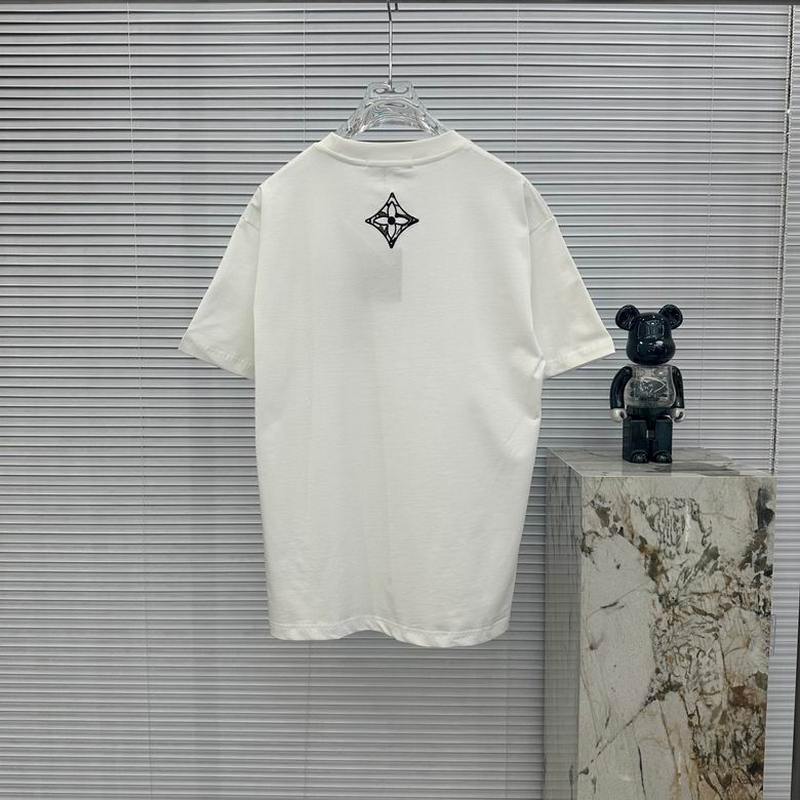 Louis Vuitton Men's T-shirts 255